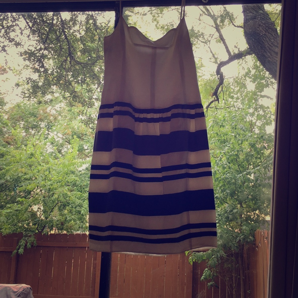 Comfortable, lightweight, stunning dress.